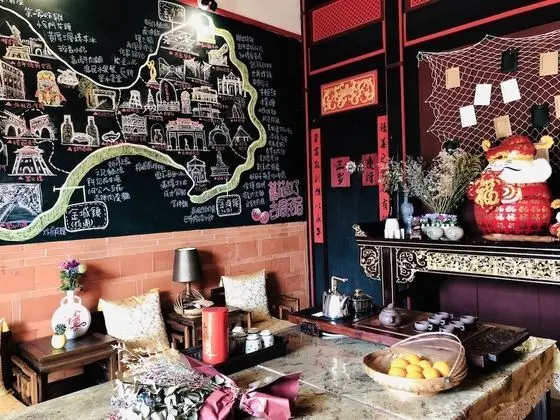 Tomato red classical Homestay - Oda Düzeni