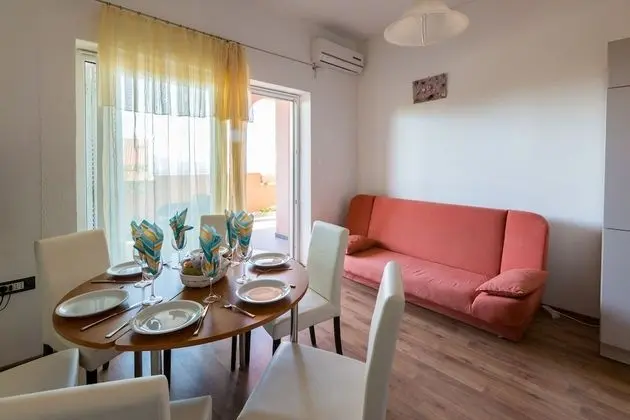 Tomica - Open Pool - A3 Dvosobni