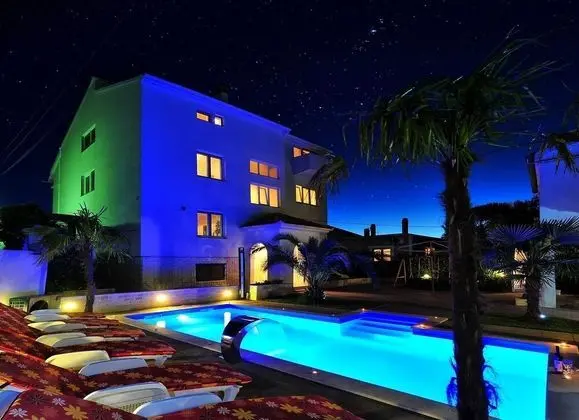 Tomo - Open Pool and Pool for Children - A2