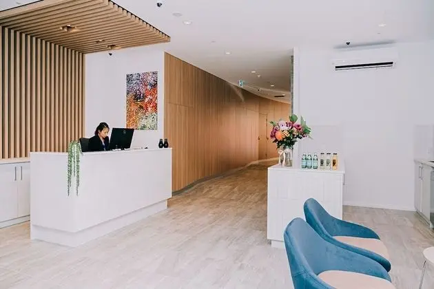 Toms Court Hotel - Lobi