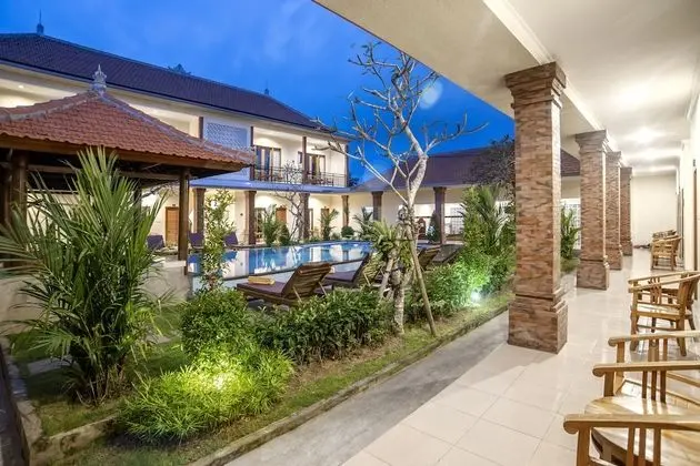 Tom's Inn Pecatu