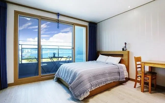 Tongyeong Cobalt Blue Pension