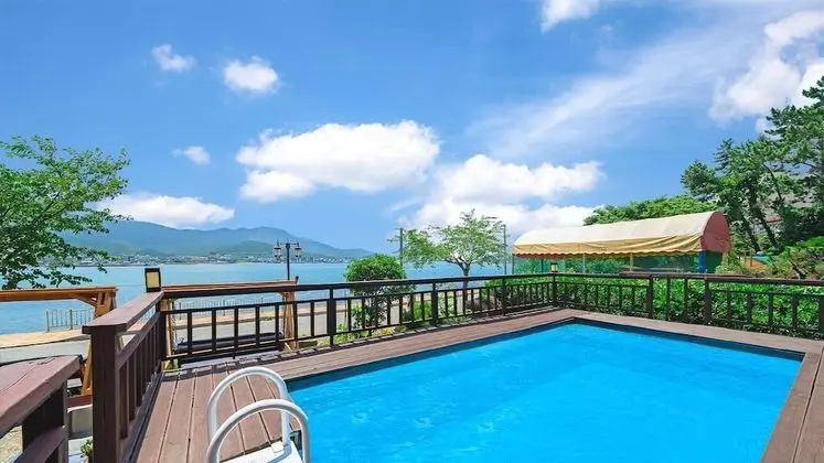 Tongyeong Hwanggeumbada Pension - Dış Mekan
