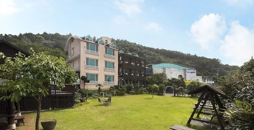 Tongyeong Paper Island Pension