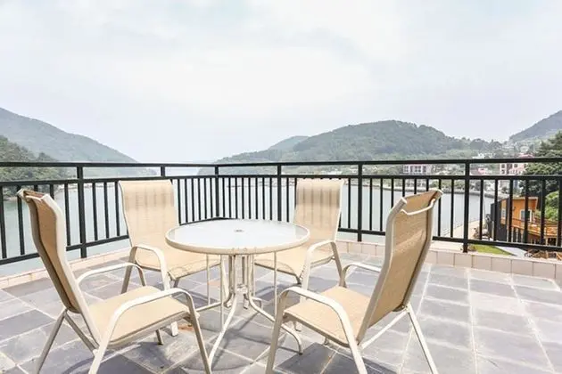 Tongyeong Slobbie Guest House