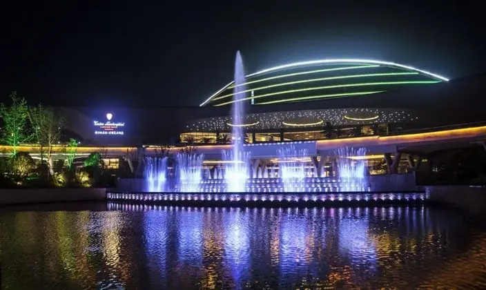 Tonino Lamborghini Hotel Huangshi Cihu