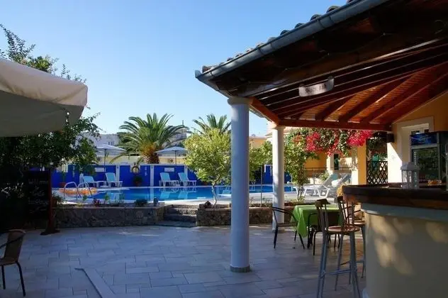 Toni's Guesthouse - Dış Mekan