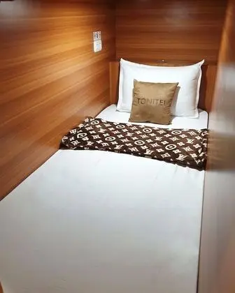 TONITEL Hotel Malioboro Yogyakarta - Hostel - Oda