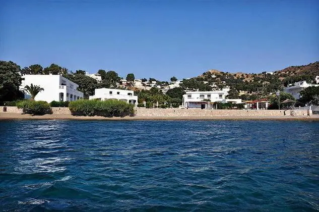 Tony's Beach - Genel