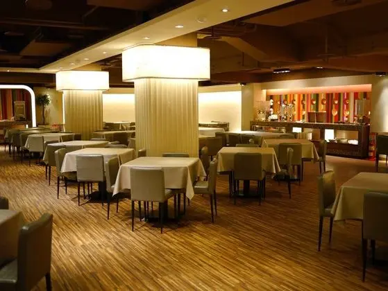 Toong Mao Evergreen Hotel - Yerinde Yemek