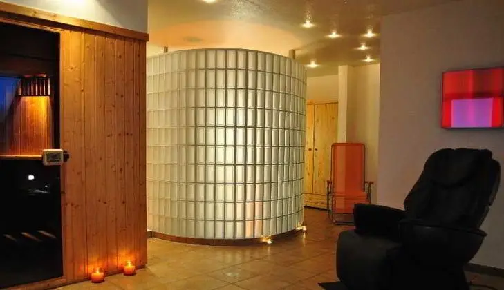 Top Budget Hotel SIEBEN SCHWABEN - Havuz