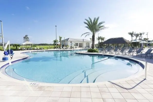 Top Deluxe Apartment at Storey Lake Sl4751-402
