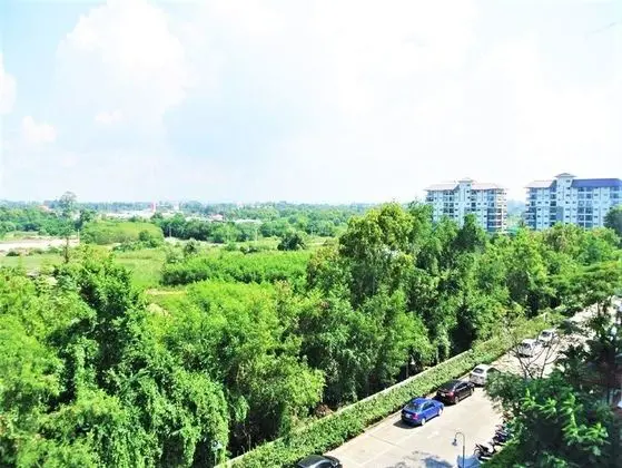 Top Floor Apartment Baan Suan Lalana