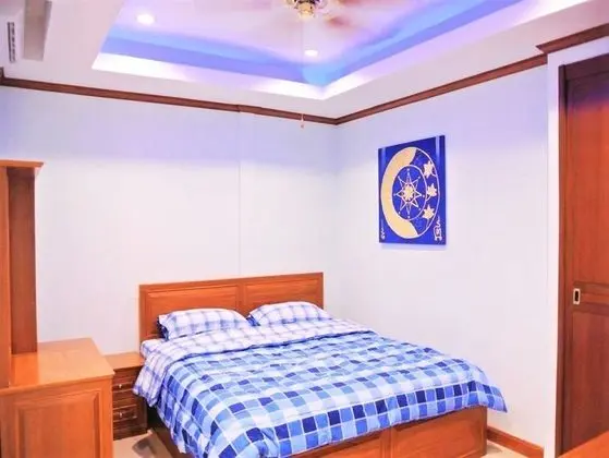 Top Floor Apartment Baan Suan Lalana - Oda