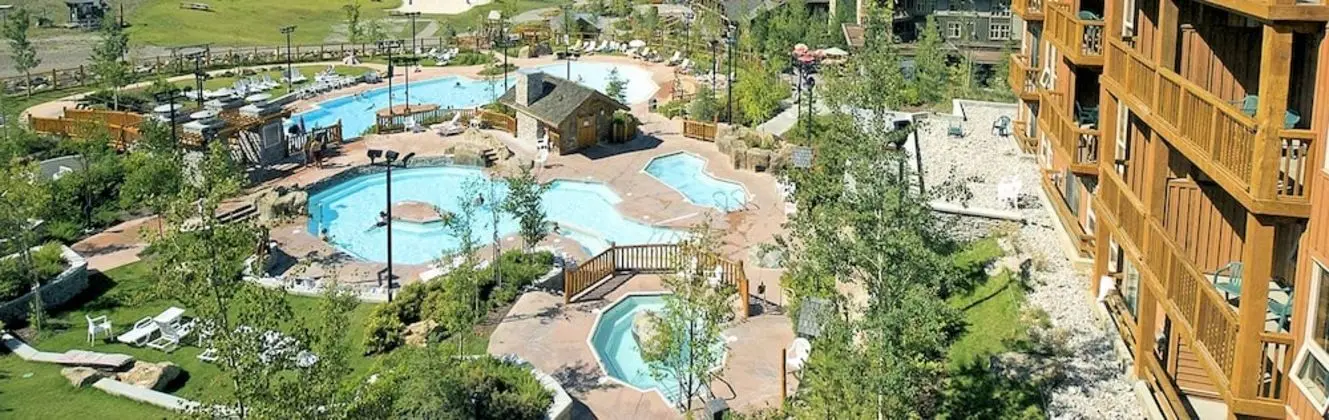 TOP FLOOR in Panorama Resort | TRUE Ski In/Out | Indoor Access to Pool & HotTubs - Havuz