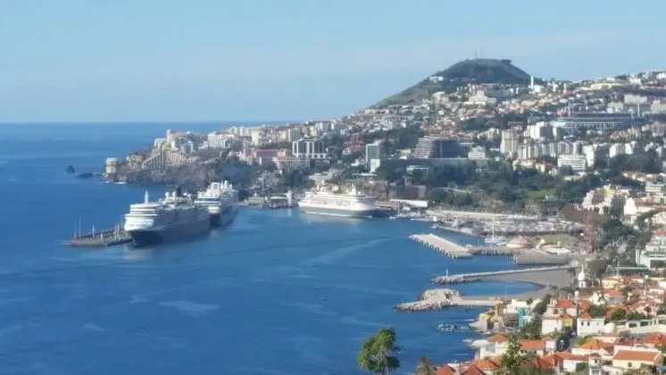 Top Floor with terrace in Funchal - Plaj