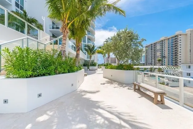 Top Fort Lauderdale Condo 9th Floor - Private and Sanitized, Hotel Amenities, Free Parking for Stays Over 27 Days, 400 ft From the Beach. Hosted by Super Host! - Dış Mekan