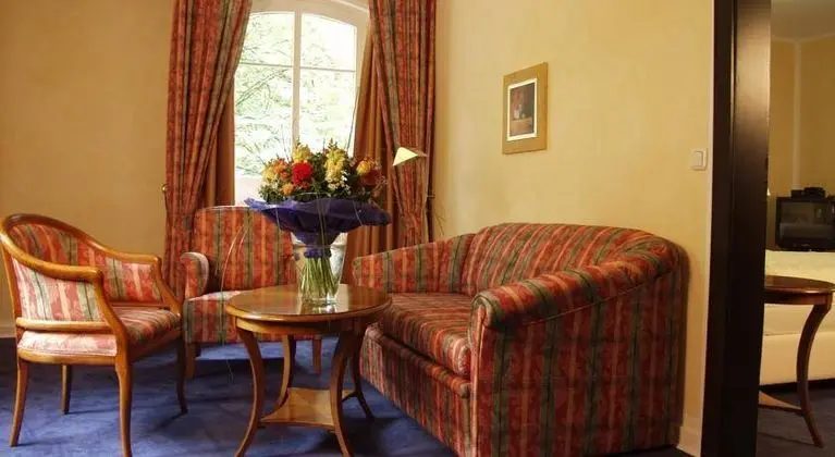 TOP Jagdschloss Hotel Niederwald - Genel