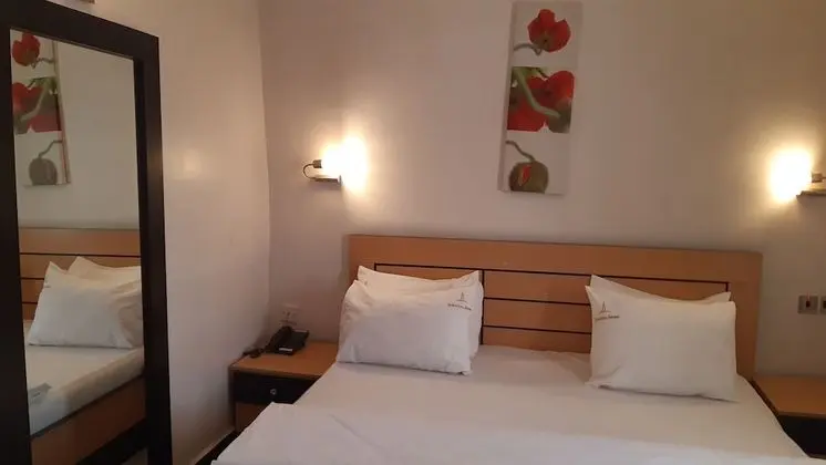 Top-Notch Suites and Apartments - Oda