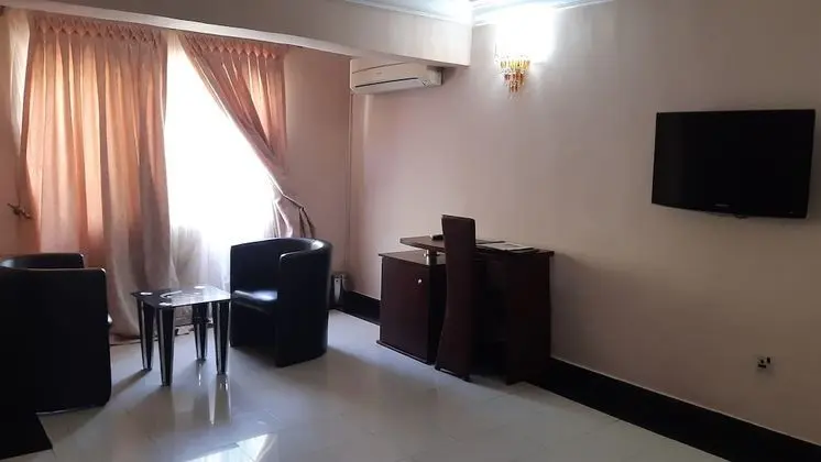 Top-Notch Suites and Apartments - Oda Düzeni