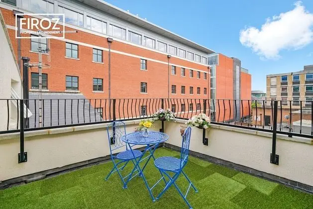 Top Quality 2 Bed 1 Bath Apartments For Contractors By Firoz Property Management - Konum Öne Çıkanlar