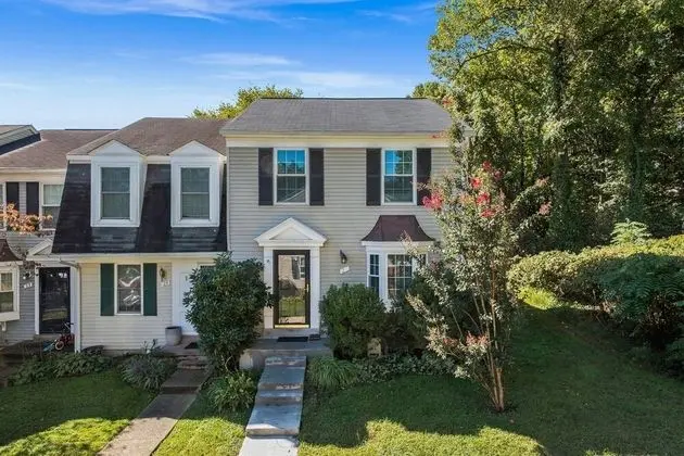 Top Rated Townhome - Largest Corner Unit With Patio, Deck, Basement, and new Luxury Mattresses! Self Checkin. Super Host Support!