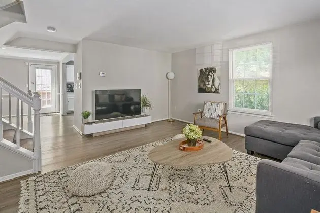 Top Rated Townhome - Largest Corner Unit With Patio, Deck, Basement, and new Luxury Mattresses! Self Checkin. Super Host Support! - Oda Düzeni