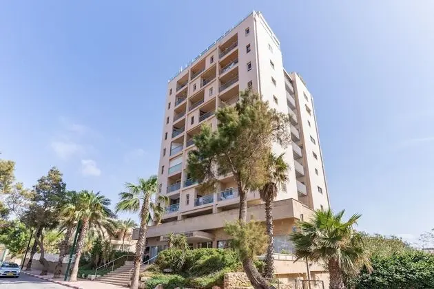 Top Tier Apartment with Swimming Pool