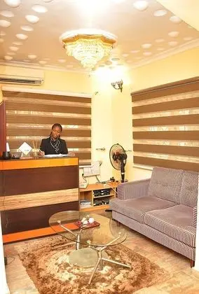 Topaz Luxury Suites & Apartments - Lobi