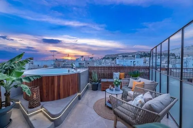 Topfloor Getaway Balcony&hot Tub+acropolis View