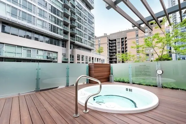 TopLine Suites - Nelson Street - Havuz
