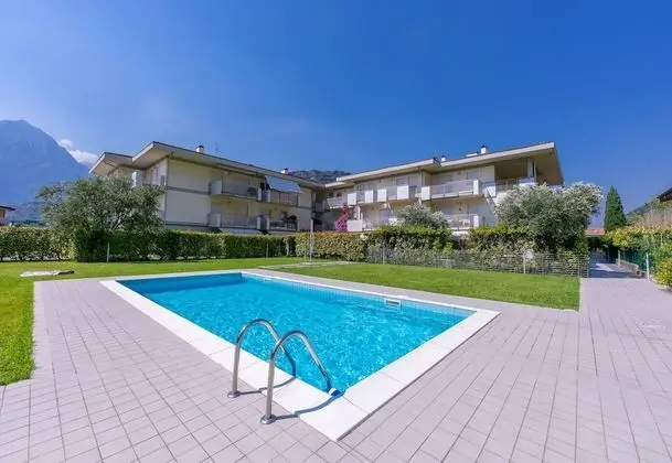 Torbole Relax, Pool & Balcony Apartment 2