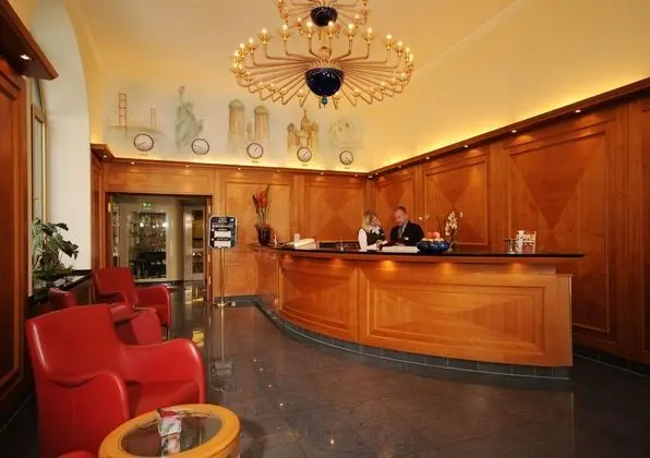 Hotel Torbräu - Lobi