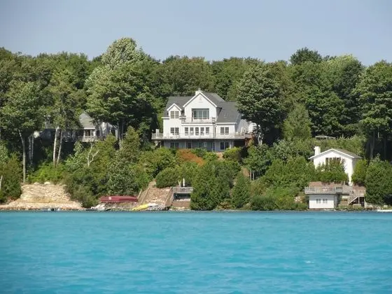 Torch Lake Bed & Breakfast - Dış Mekan