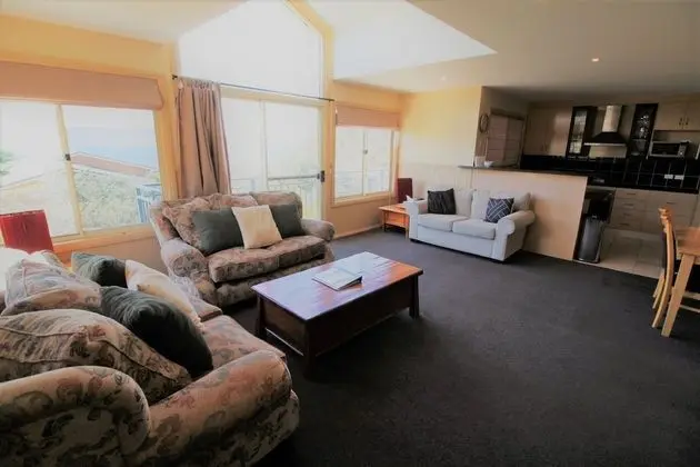 Torino 6 - Lake Jindabyne & Snowy Mountain Views - İç Mekan