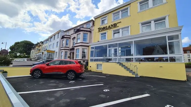 Torland Seafront Hotel - Dış Mekan