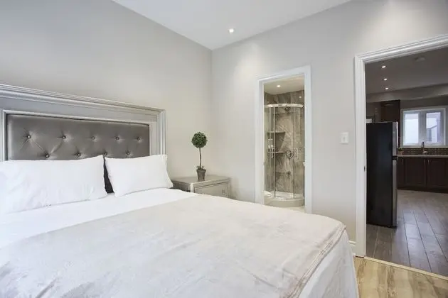 Toronto Rooms and Suites - Oda