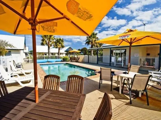 TORQUAY TROPICANA MOTEL