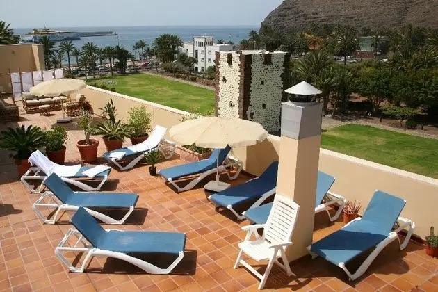 Torre del Conde - Manzara / Peyzaj