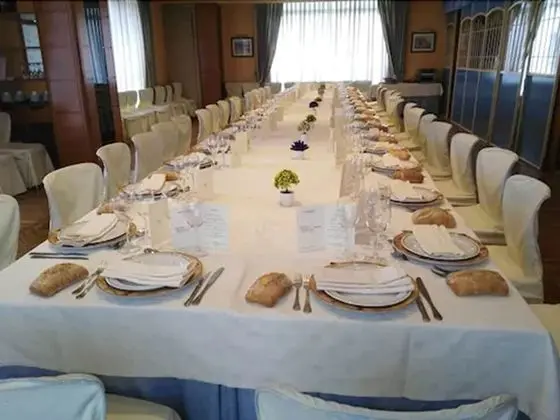 Hotel Torre Hogar - Yerinde Yemek
