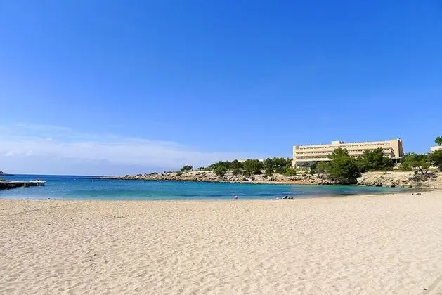 Torrent Bay by Intercorp Hotel Group - Plaj