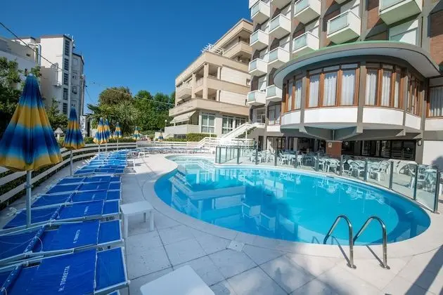 Hotel Torretta - Havuz