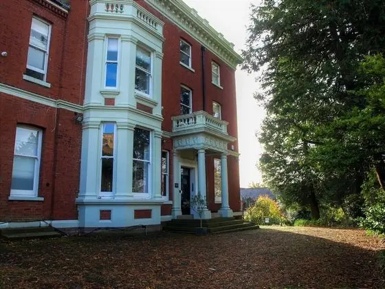 Torrington Hall - Dış Mekan