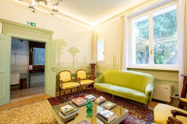 Villa Tortorelli - Lobi