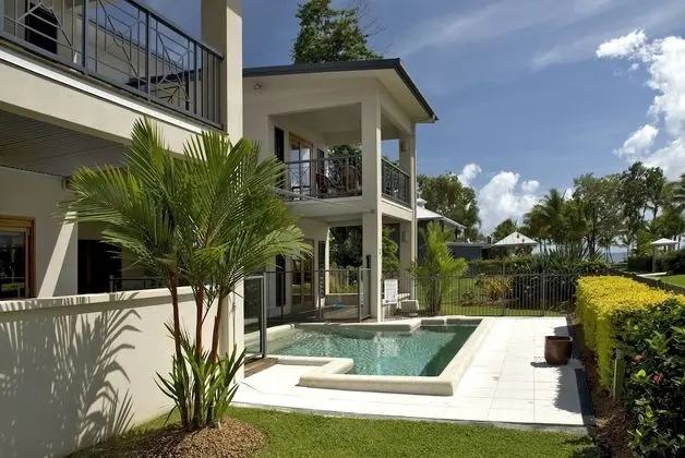 Torun Holiday House - Havuz