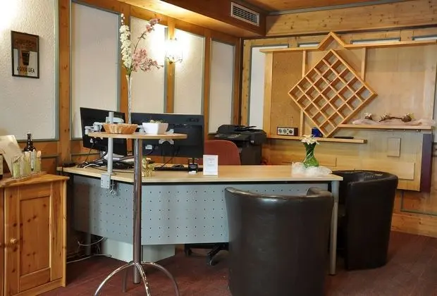 Hotel Torwirt - Lobi