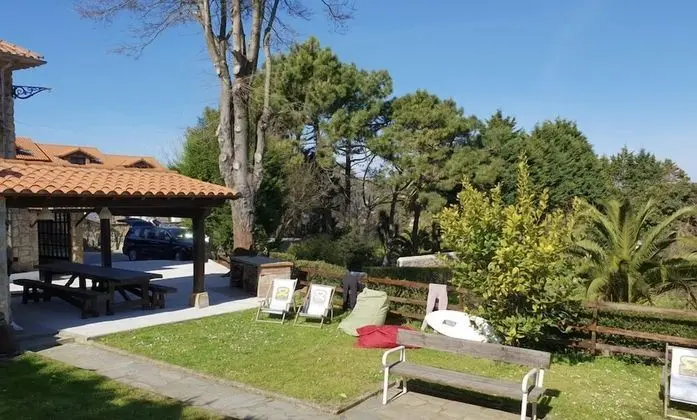 Totora Surf School & House