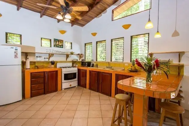 Toucan Villa Family Home w Private Pool Garden AC - Oda