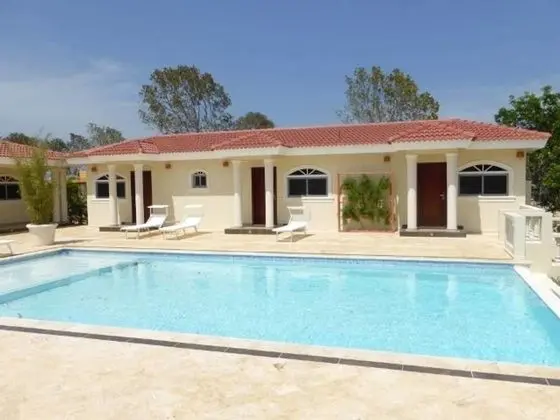 Touch of Elegance! 6 Bedroom Near the Beach