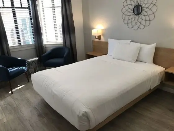 Touchstone Hotel - City Center